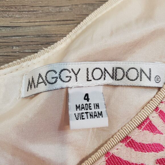 Maggy London Pink Floral Empire Waist Sheath Dress 4 Preppy Career Party Barbie - Picture 12 of 13